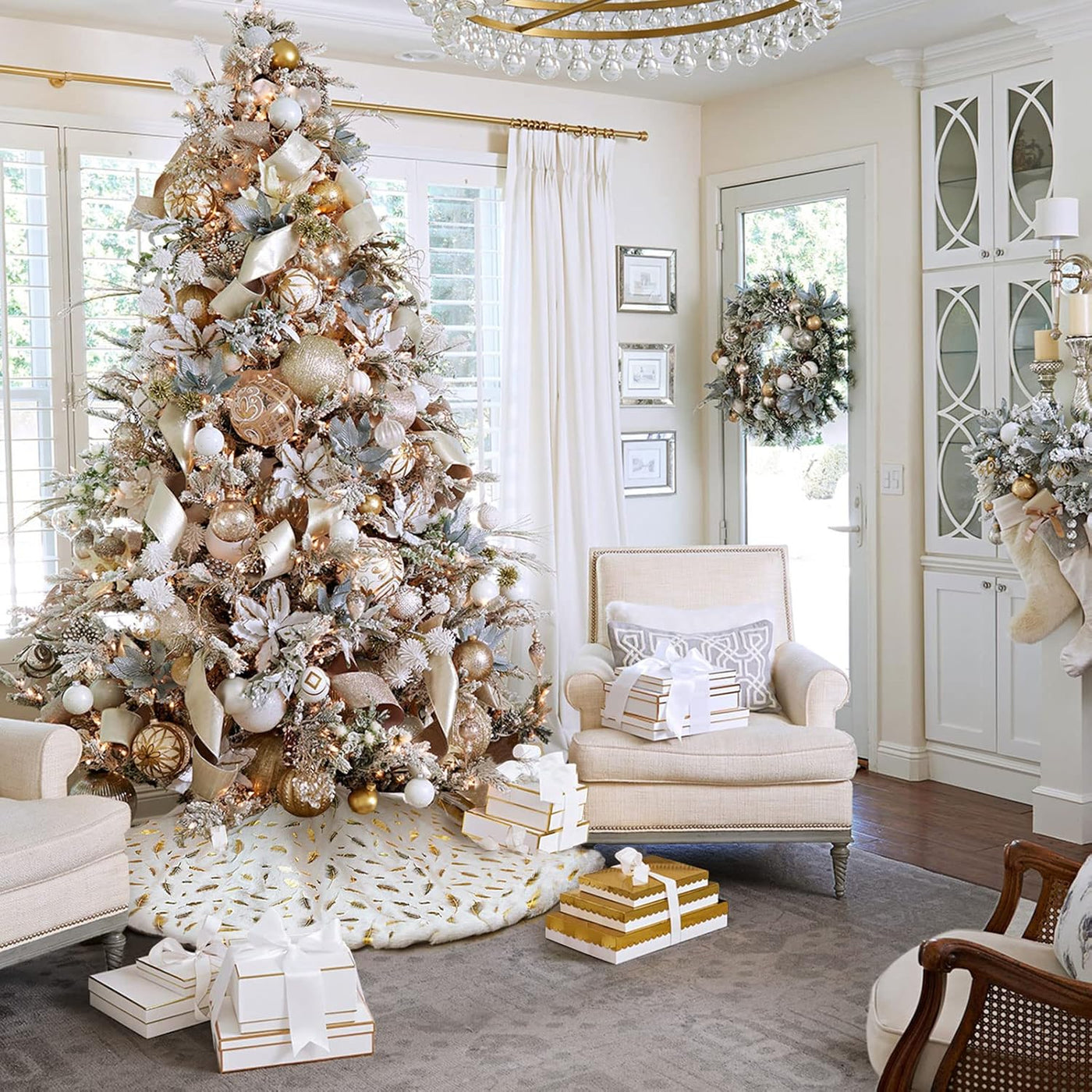 Gold Foil Feather Christmas Tree Skirt – Luxury Holiday Décor